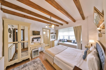 cumbali konak alacati