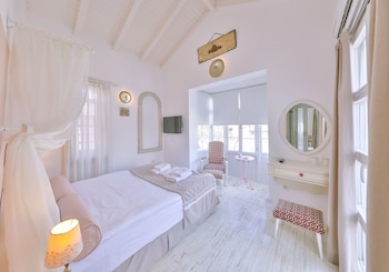 cumbali konak alacati