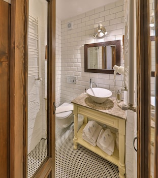 cumbali konak alacati