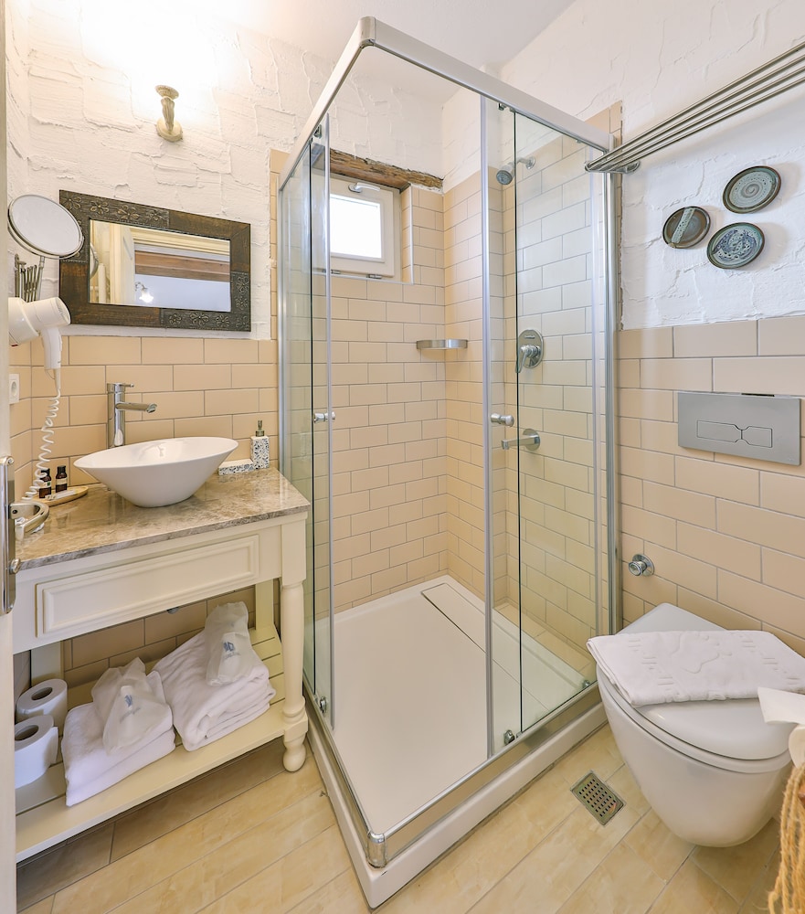 cumbali konak alacati