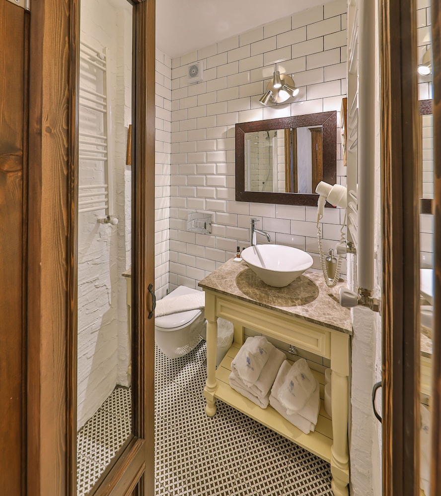 cumbali konak alacati