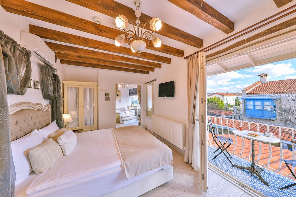 cumbali konak alacati