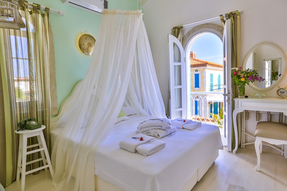 cumbali konak alacati