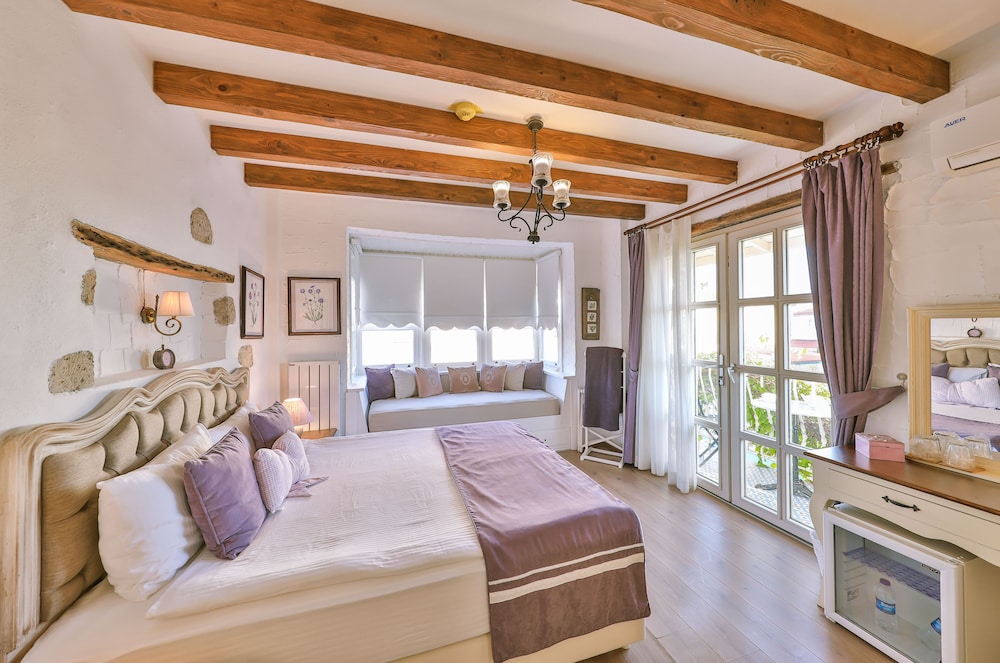 cumbali konak alacati