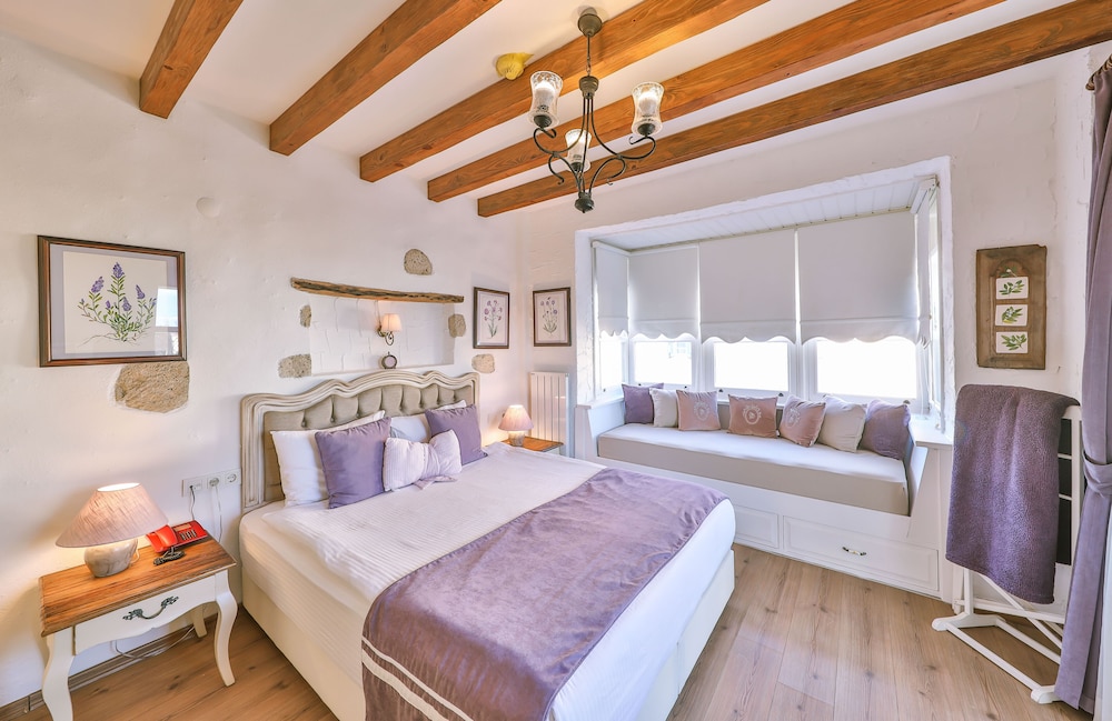 cumbali konak alacati