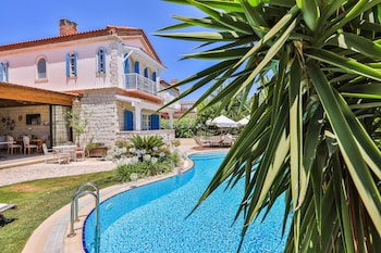 cumbali konak alacati