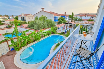 cumbali konak alacati