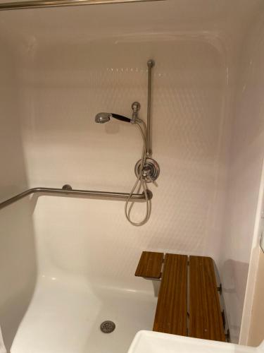 collins inn and suites