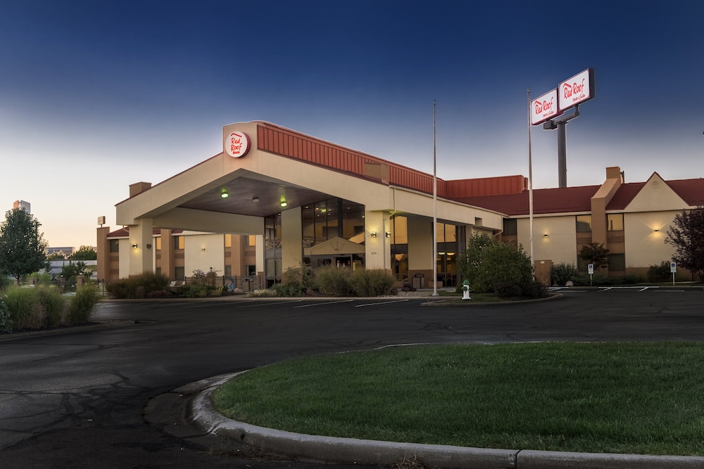 red roof inn and suites cincinnati north mason