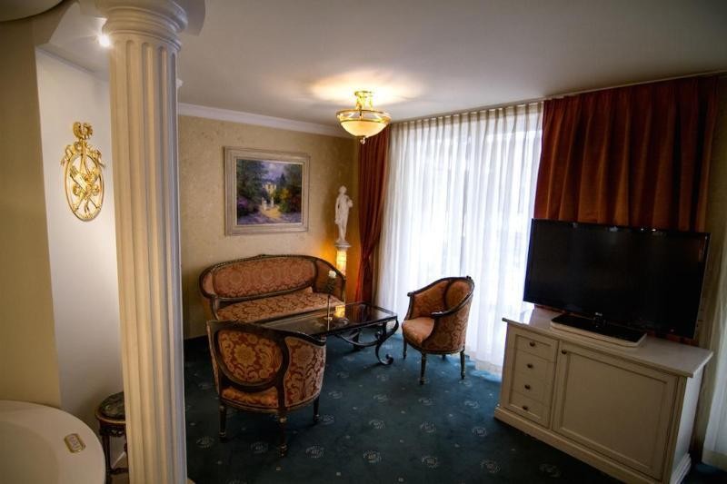 woertz schlosschen zur weinsteige