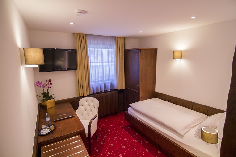 woertz schlosschen zur weinsteige