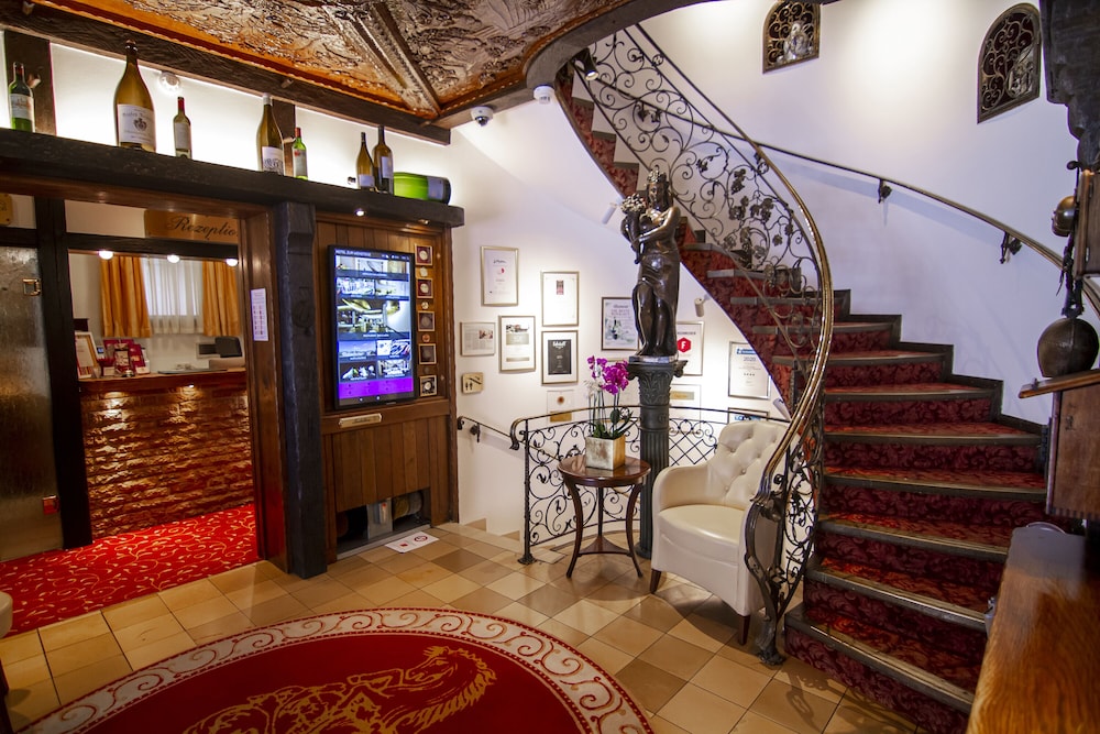 woertz schlosschen zur weinsteige