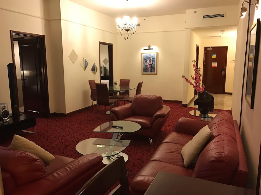 times square service suite