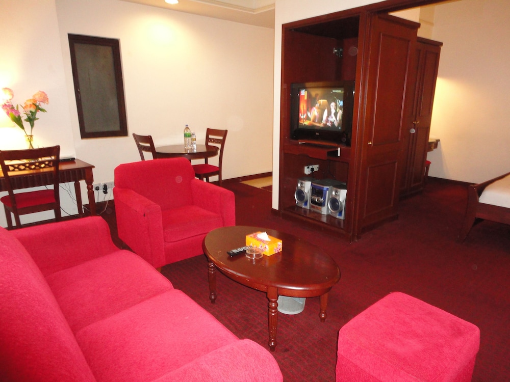 times square service suite