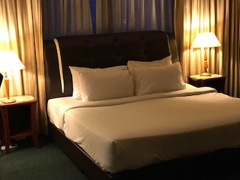 times square service suite