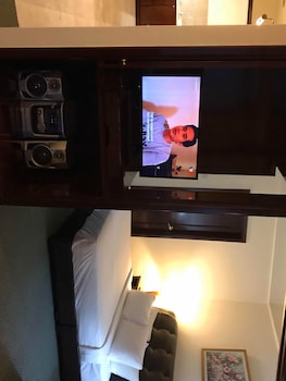 times square service suite