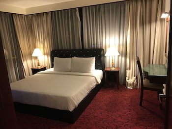 times square service suite