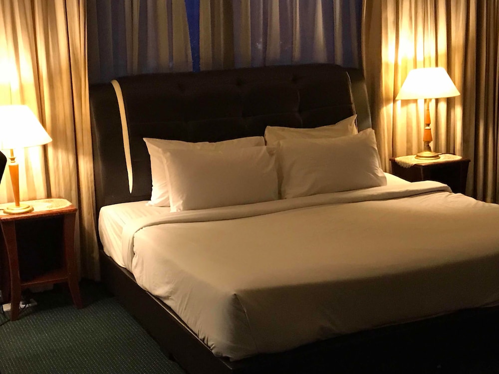 times square service suite