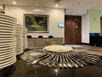 times square service suite