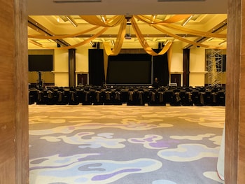 times square service suite