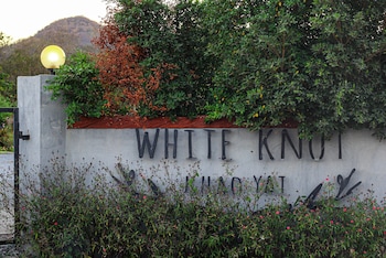 white knot khao yai