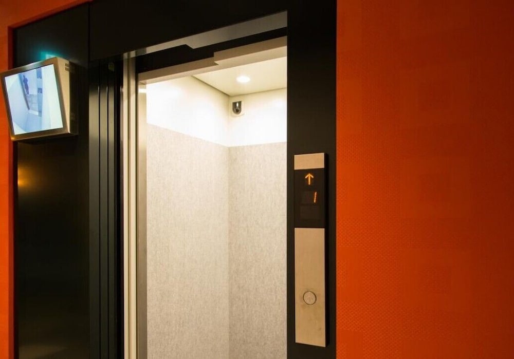 dot hotel hangout