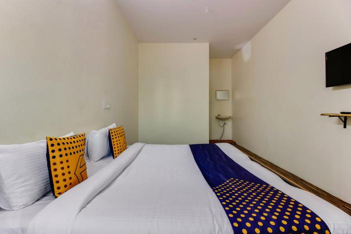 spot on hotel chirags