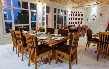 Hotel Kaafal Cottage Ranikhet,,2 star