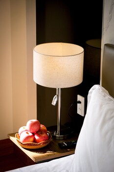 aloha hotel quy nhon