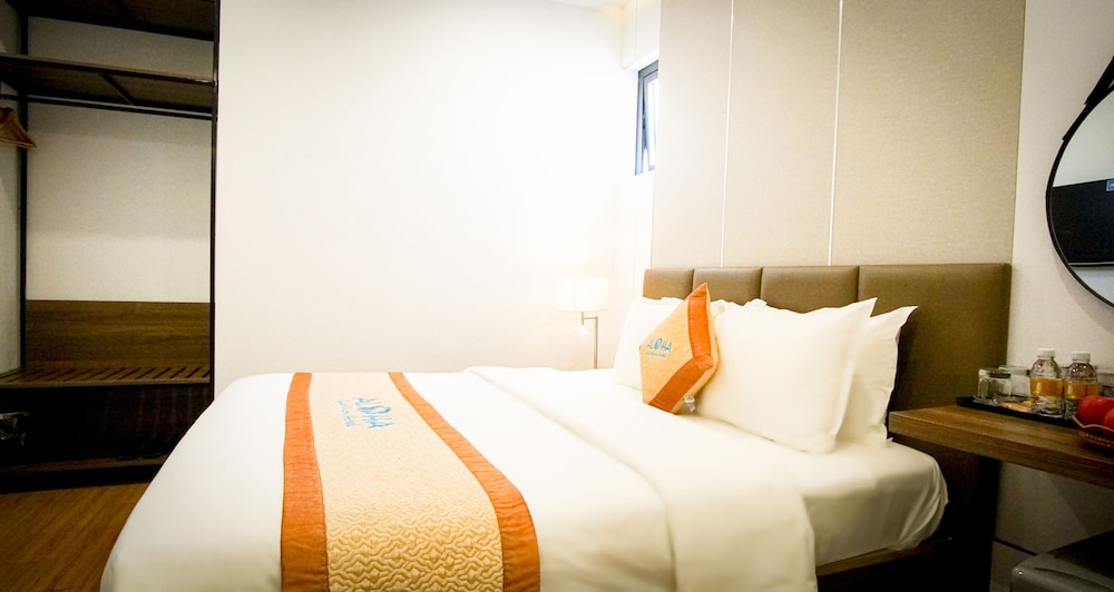 aloha hotel quy nhon