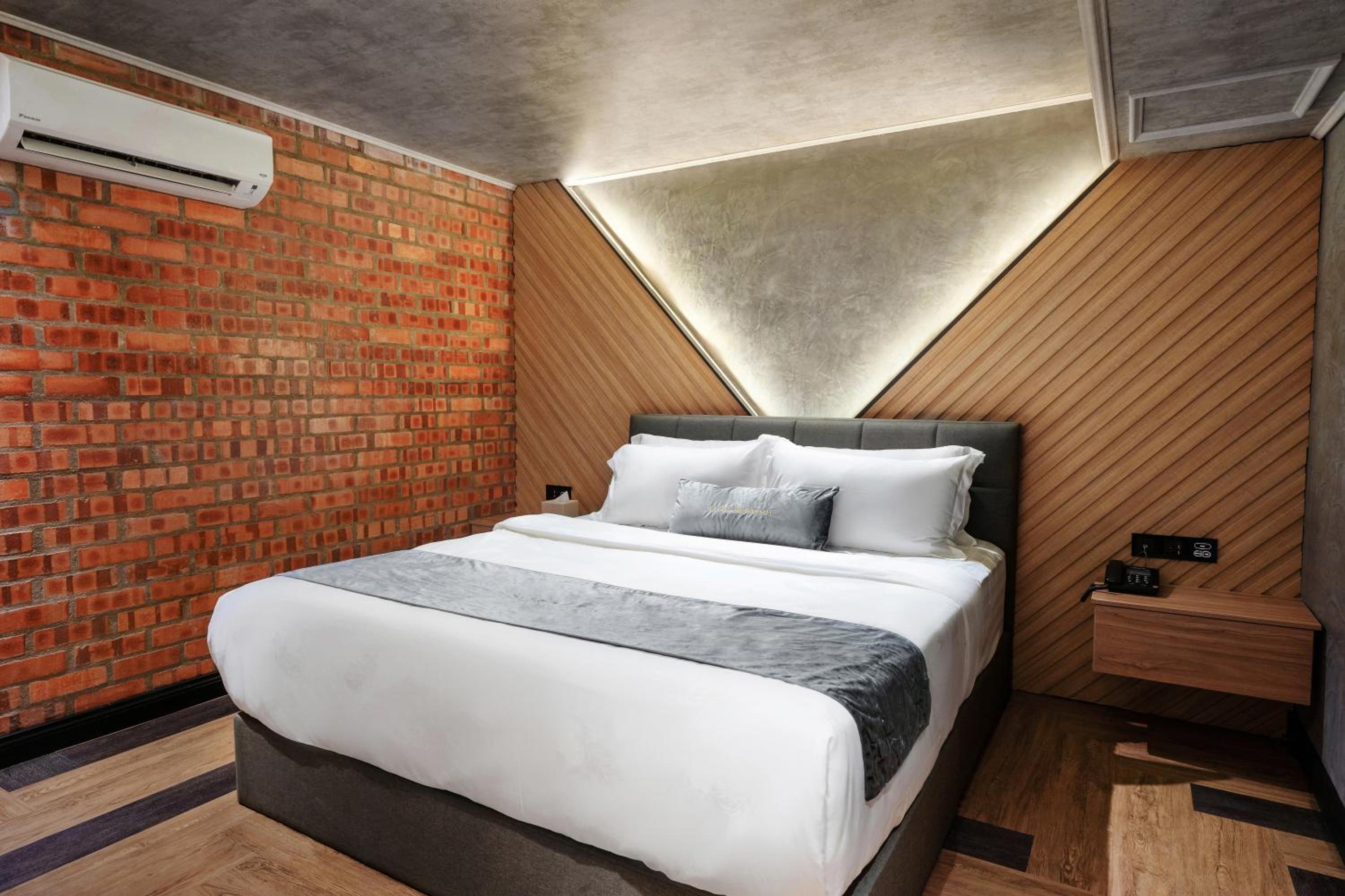 aandr urban hotel