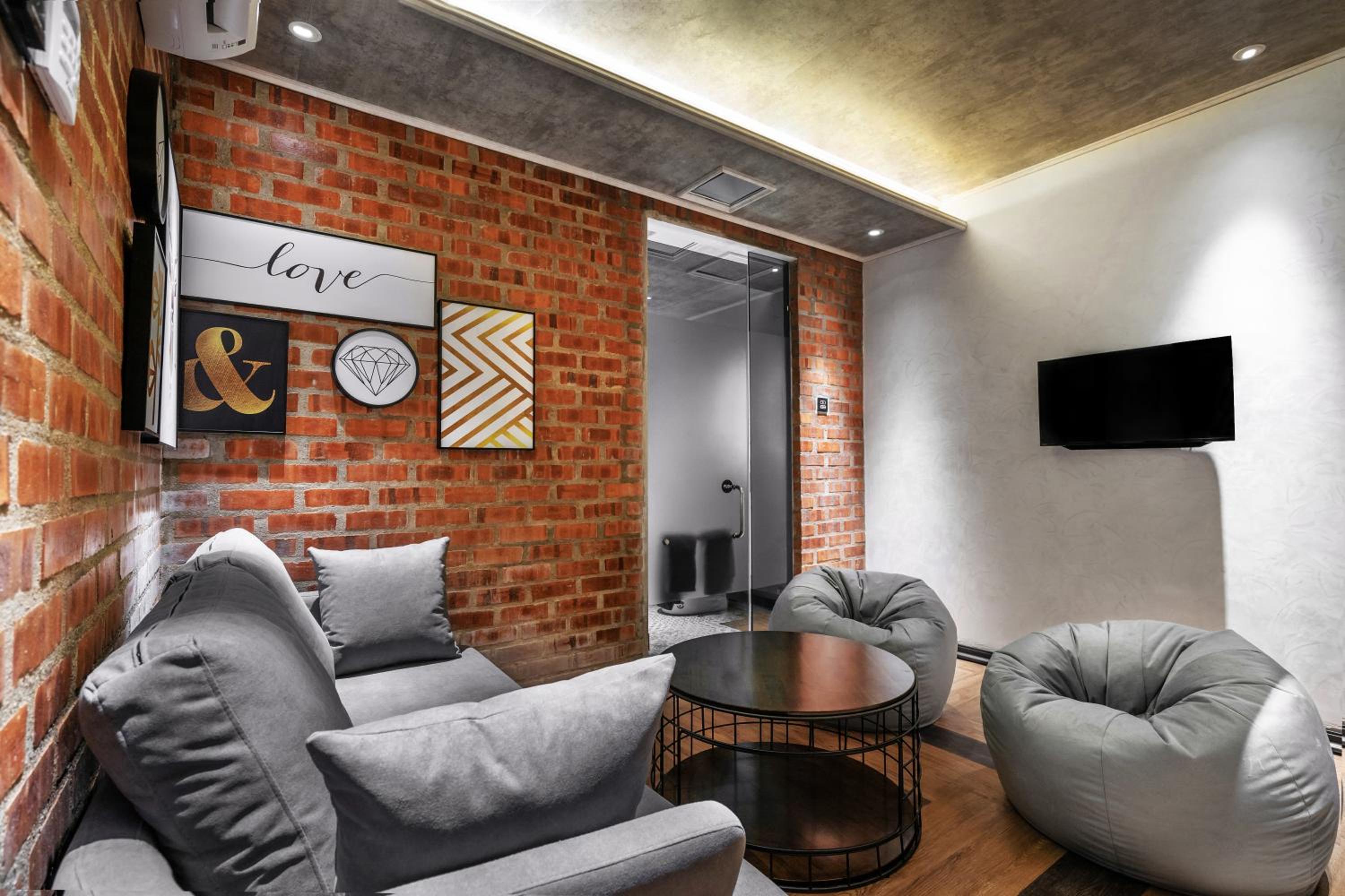 aandr urban hotel