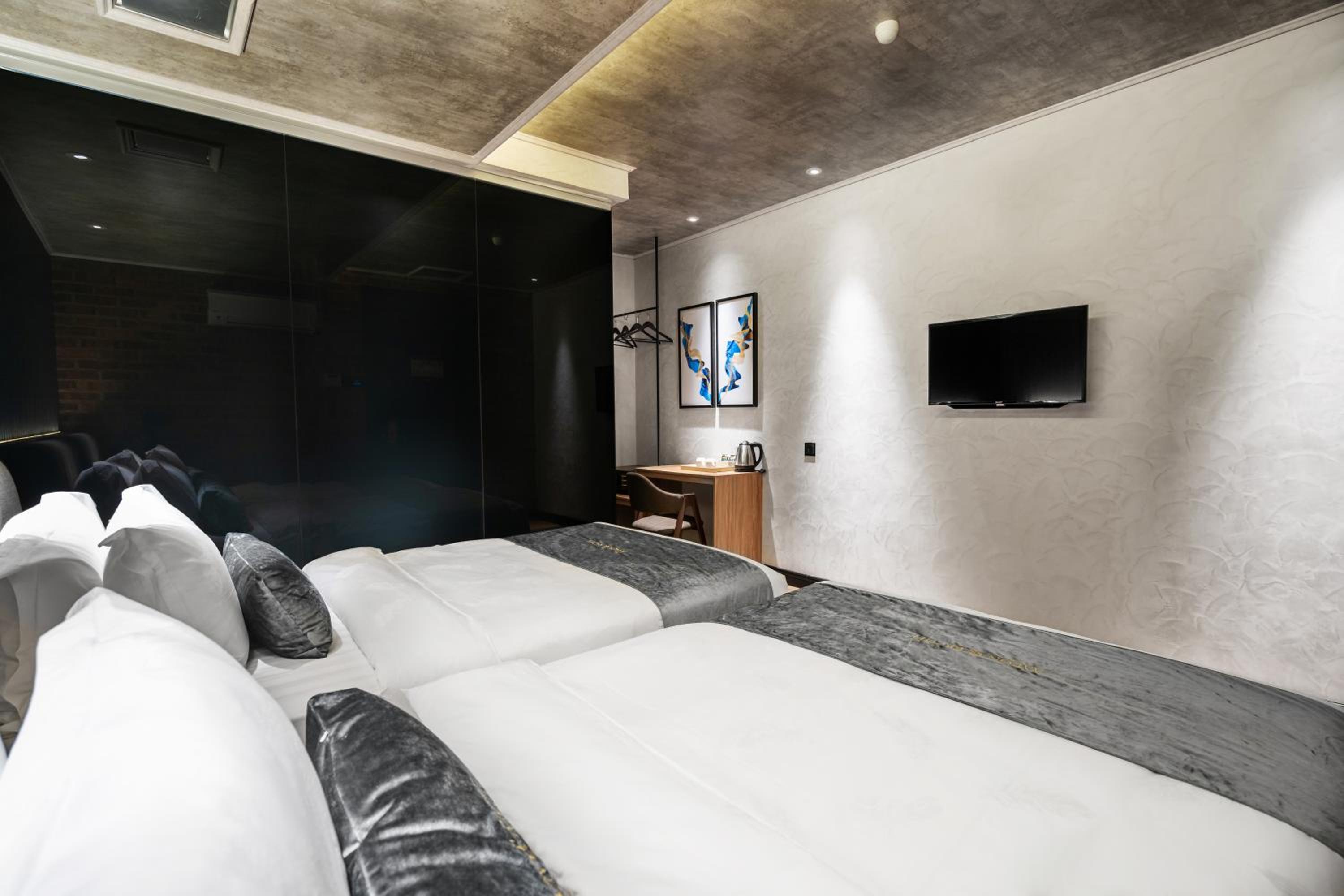 aandr urban hotel