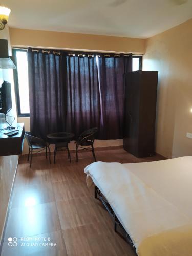 amoura beach holidays baga