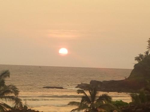 amoura beach holidays baga