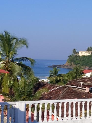 amoura beach holidays baga