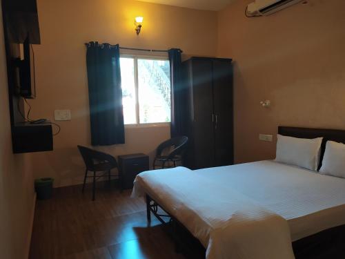 amoura beach holidays baga