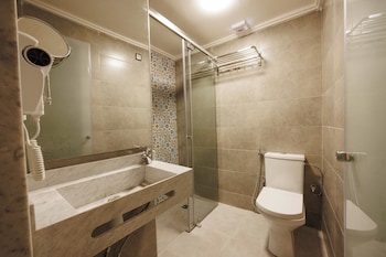 palais shazam and spa