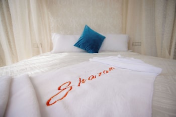 palais shazam and spa