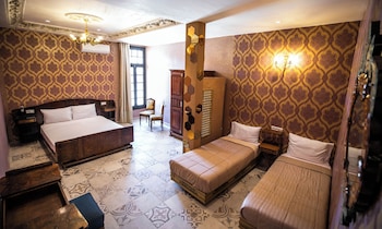 palais shazam and spa