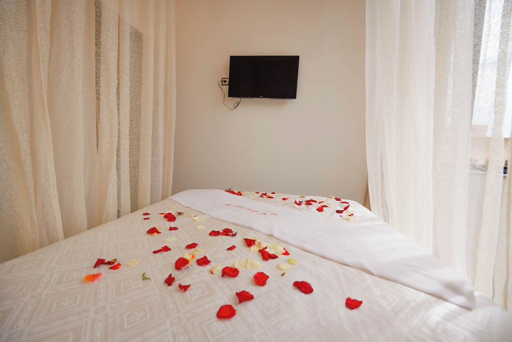 palais shazam and spa