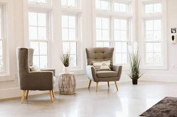 Grasshopper Inn,,2 star