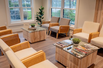 Grasshopper Inn,,2 star