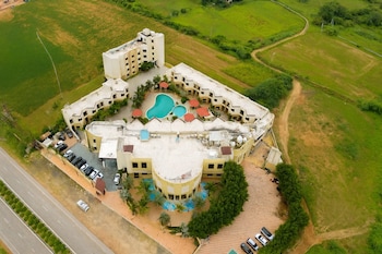 the sky imperial bapus resort