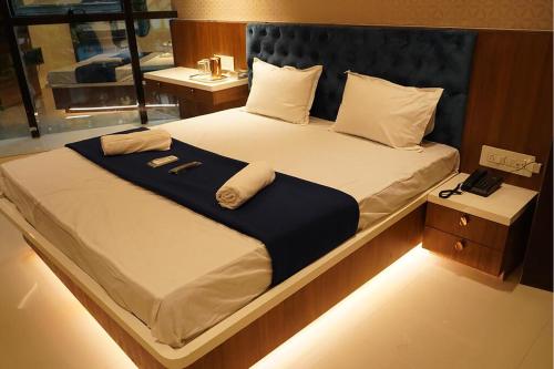 Hotel Elegance,Kalyan West,2 star