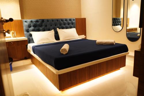 Hotel Elegance,Kalyan West,2 star