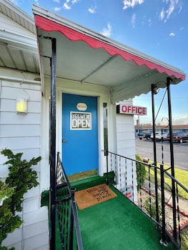 best motel bowling green