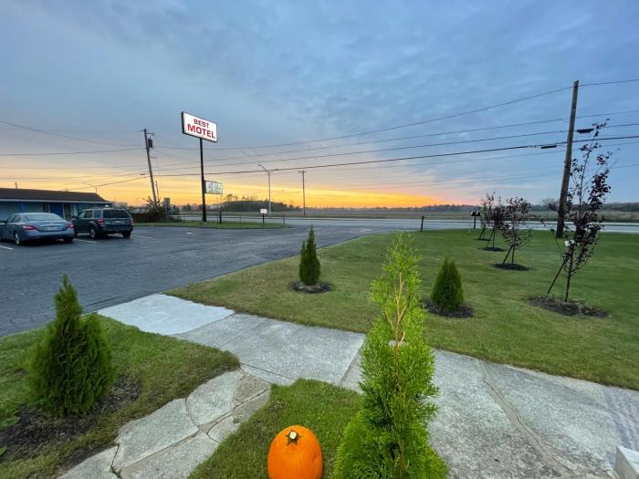 best motel bowling green