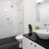 a bright and stylish studio next to darling harbour