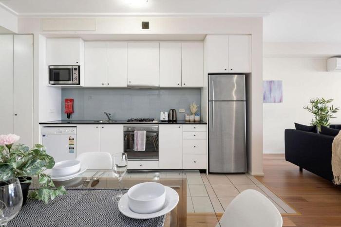 a bright and stylish studio next to darling harbour